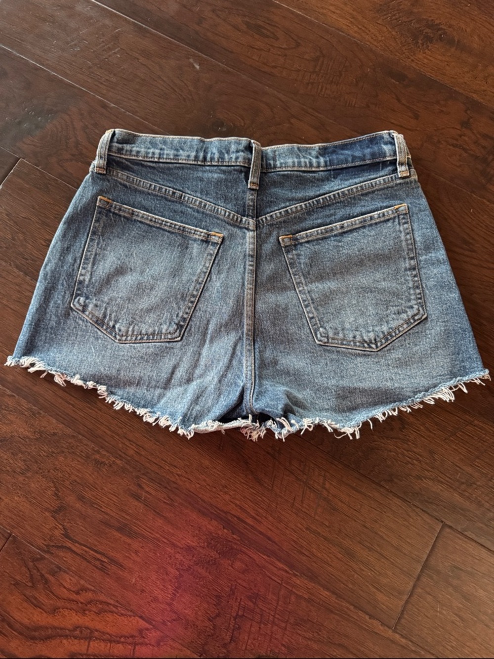 Abercrombie and Fitch The Mom Short High Rise - Picture 4 of 6
